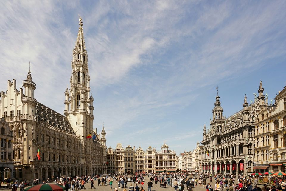 Grand-Place de Bruxelas, transfer com motorista brasileiro