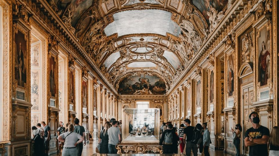 Interior de un monumento de París