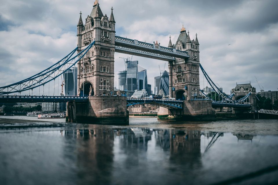 Tower Bridge em Londres, transfer com motorista brasileiro