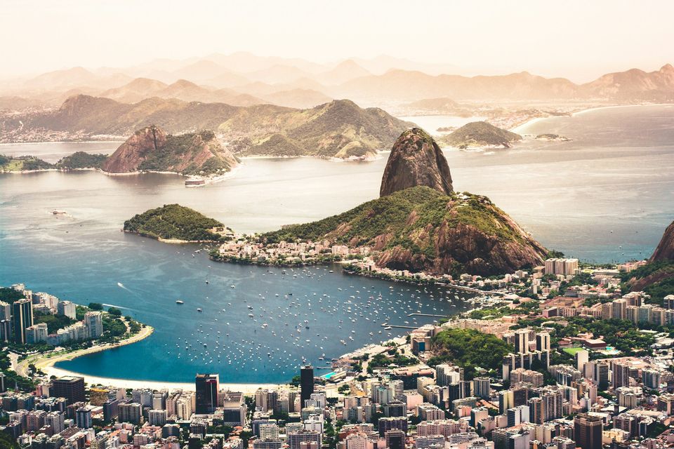 Le Pain de Sucre et la baie de Botafogo à Rio de Janeiro